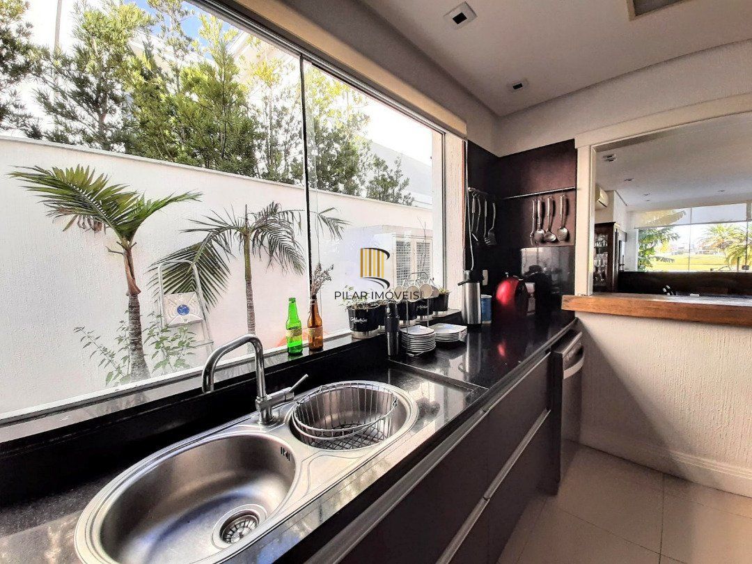 Casa Condominio para Venda - 470m², 4 dormitórios, sendo 3 suites, 3 vagas - Terra Ville