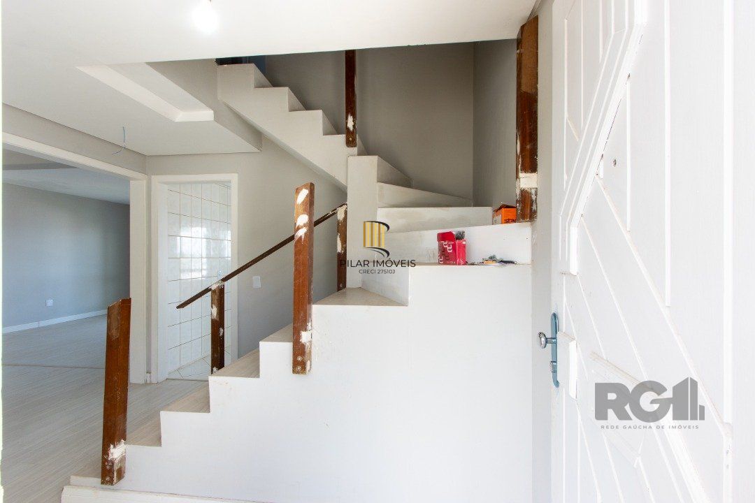 Sobrado novo,  4 quartos (1 suite), 440m² privativos - Bairro Guarujá