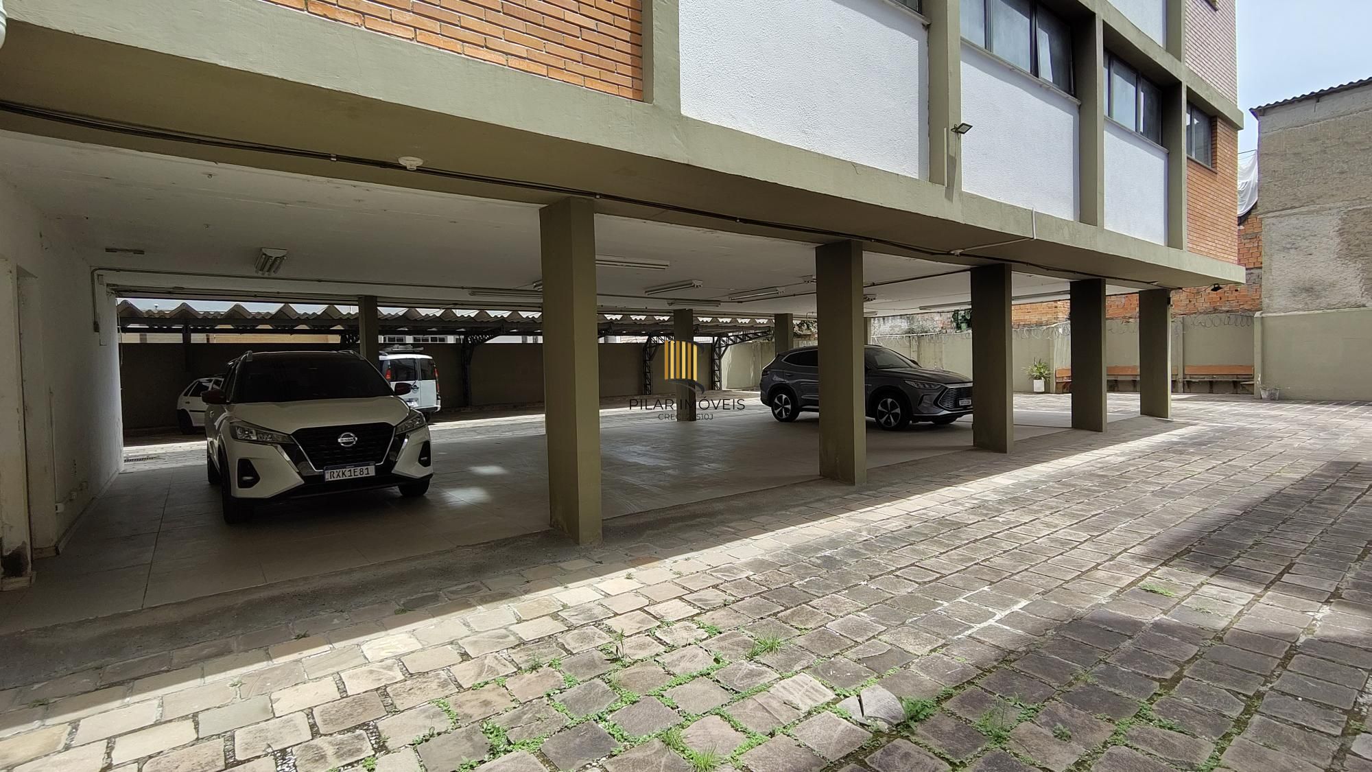 Prédio Comercial no bairro Menino Deus.