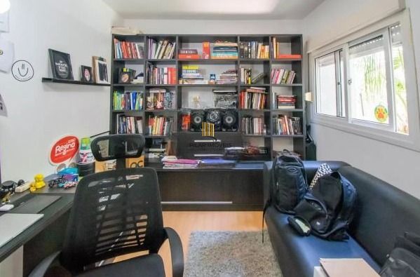Apartamento com 2 dormitórios (reversível para 3) e 1 vaga escriturada  à venda no coração de Ipanema