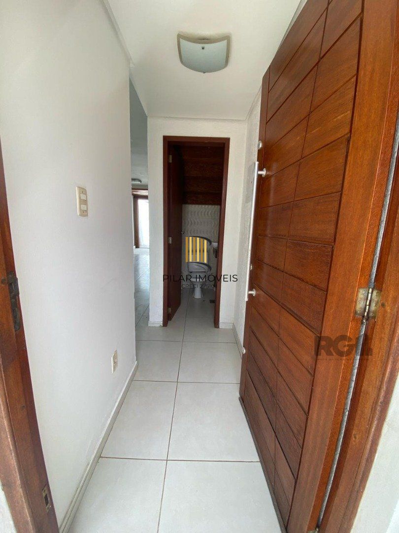 Casa 3 dormitórios no bairro Guarujá
