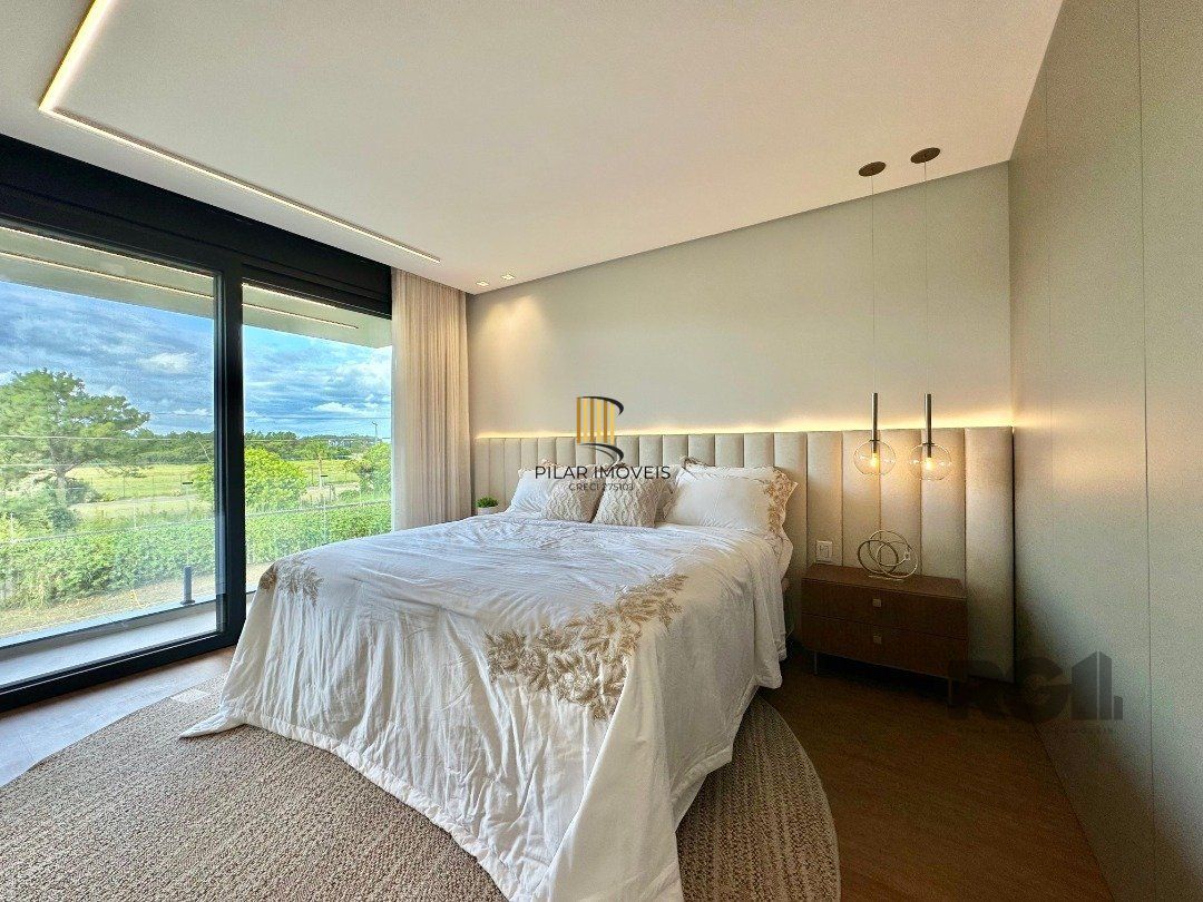 Este belíssimo sobrado à venda no Capão Ilhas Resort,