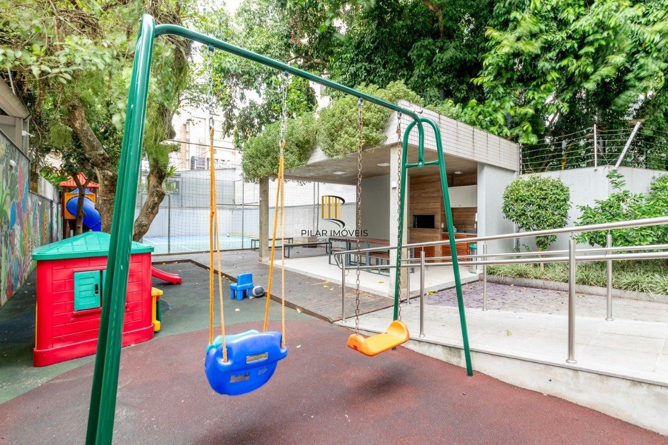 Apartamento Garden com 132m² e 3 dormitórios, 1 suíte, 3 vagas