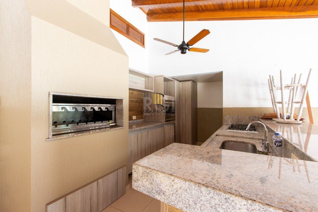 Casa 3 dormitórios no bairro Ipanema