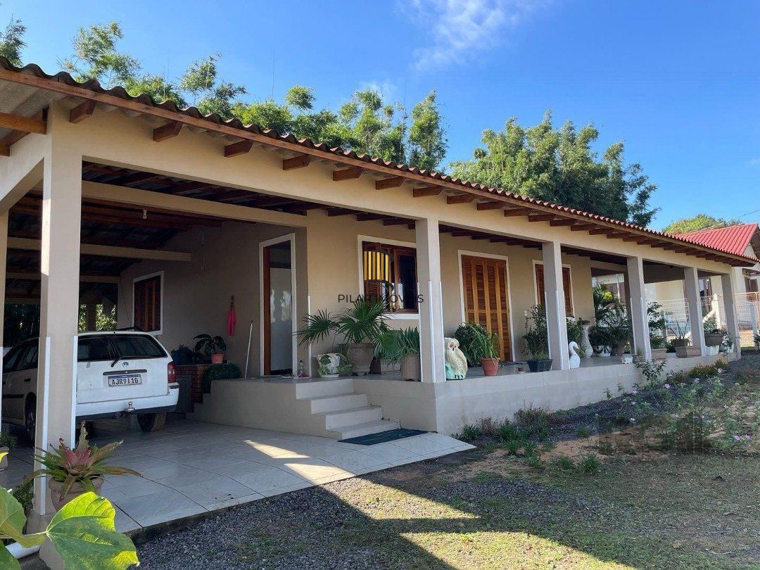 Casa 4 dormitórios no bairro Águas Claras
