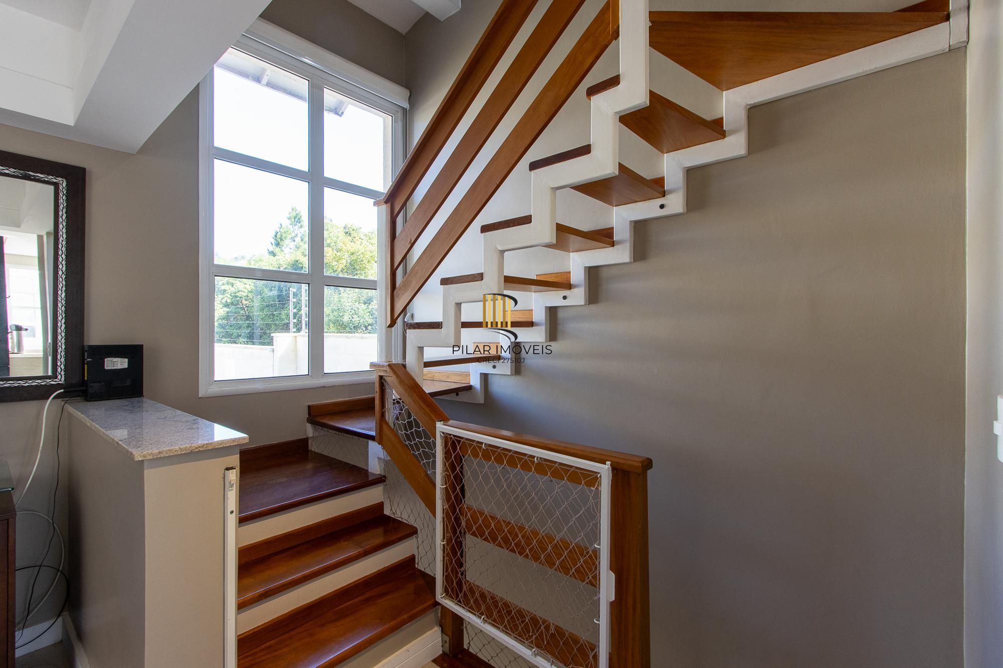 Casa condomínio | 3 dormitórios | 1 Suíte | 240,82 Privativos | 2 Vagas | Bairro Teresópolis