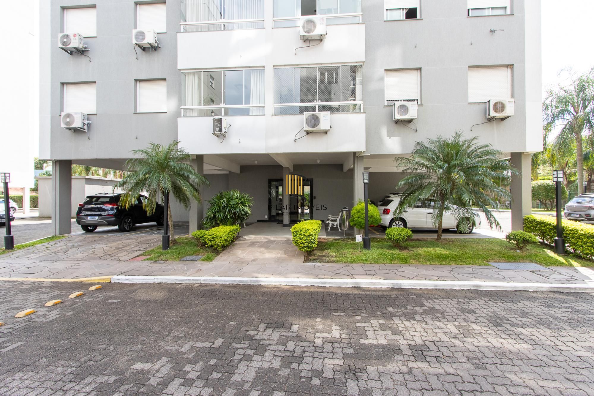 Apartamento de 3 dormitórios, 1 banheiro e uma vaga de garagem.