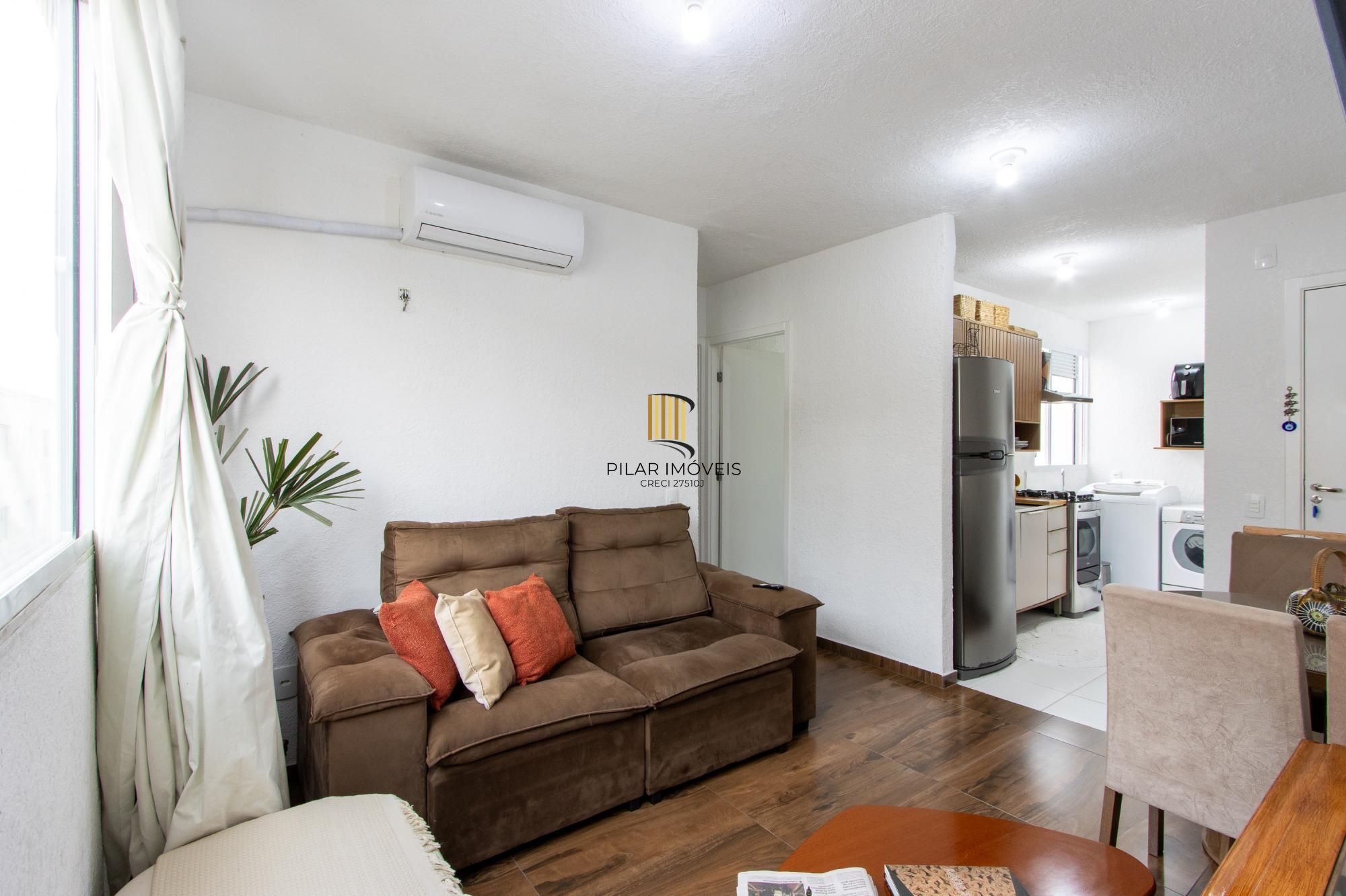 Charmoso Apartamento Semimobiliado de 2 Dormitórios e 1 vaga de garagem no bairro Restinga!