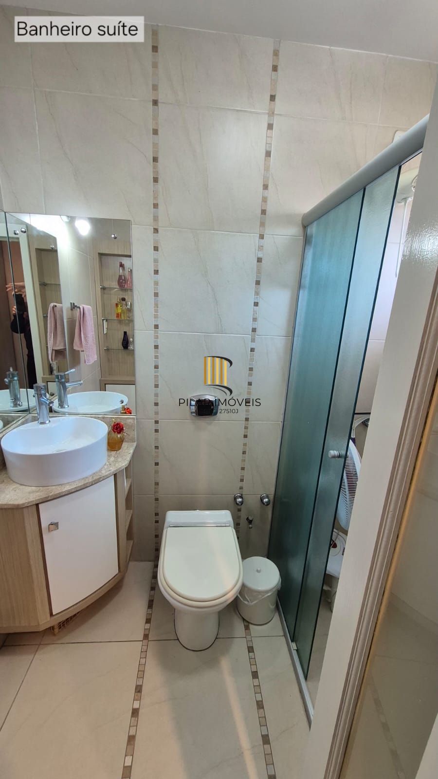 Excelente casa de 4 dormitórios, 1 suíte e 2 vagas em Novo Hamburgo.