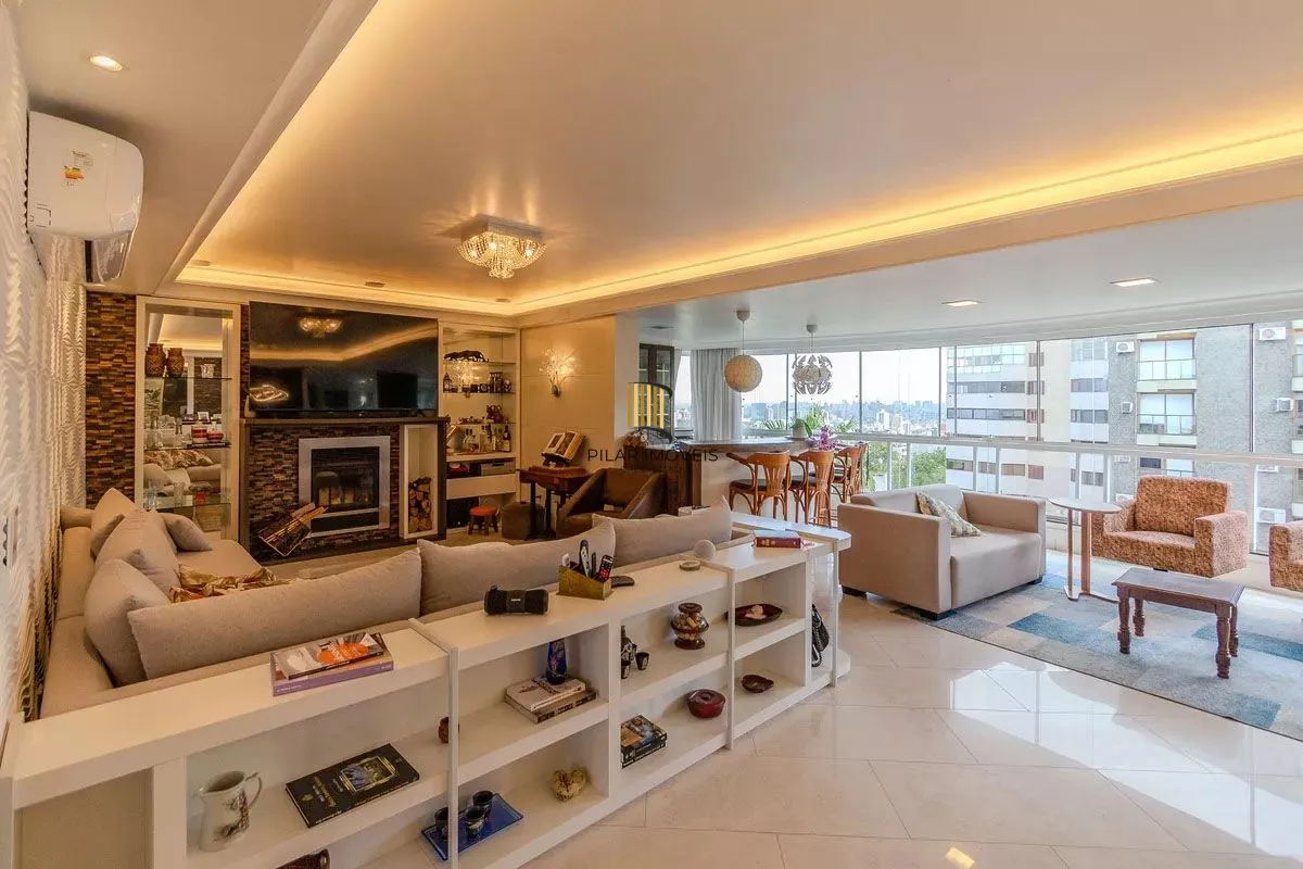 Apartamento com 3 dormitórios, 2 vagas e 231.61m² - Bairro Menino Deus