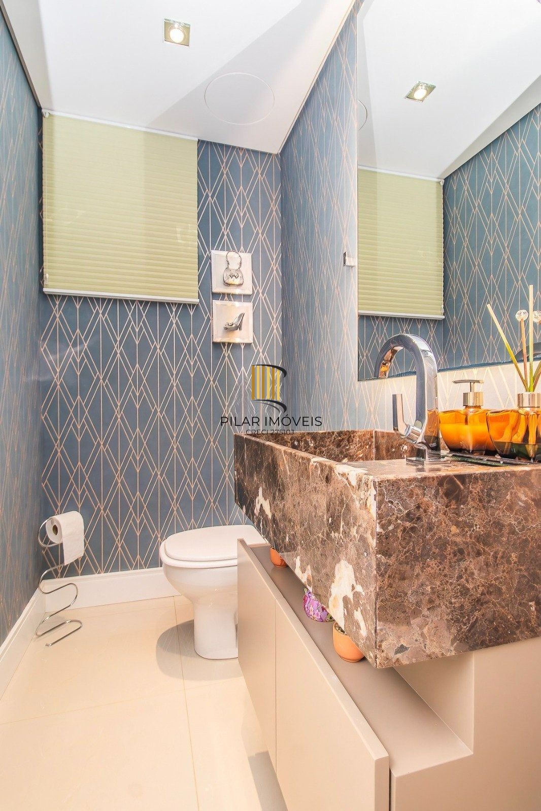 Apartamento de 3 suites e 2 vagas no bairro Mont Serrat