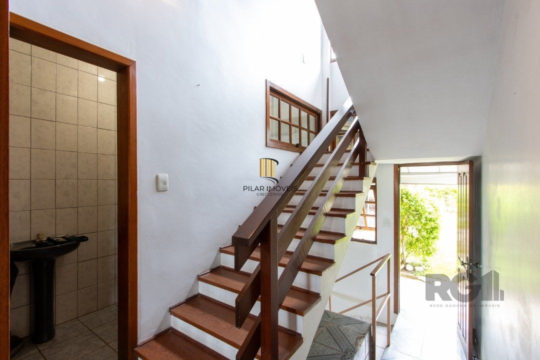 Casa para Venda - 440m², 3 dormitórios, sendo 1 suites, 2 vagas - Santa Tereza