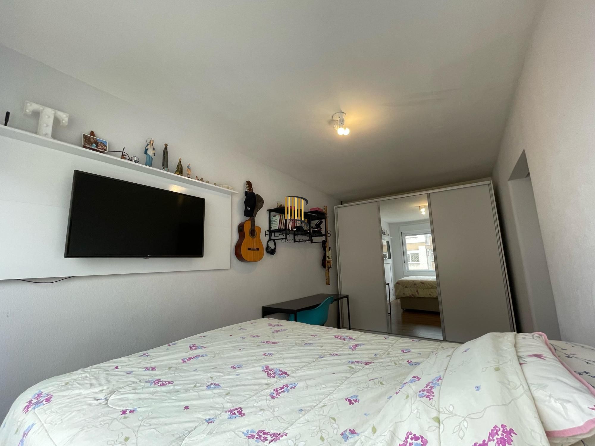 Apartamento com linda vista definida para o Rio Guaíba ? amplo, arejado e com sol da tarde!