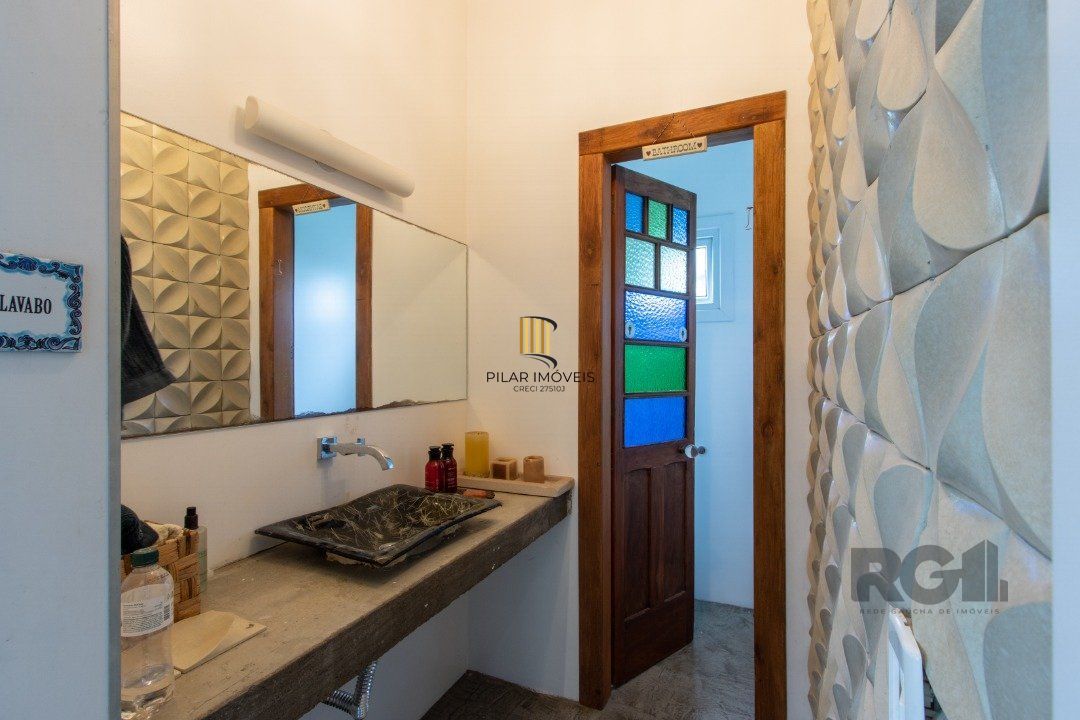 Casa de Condomínio 4 dormitórios no bairro Vila Nova