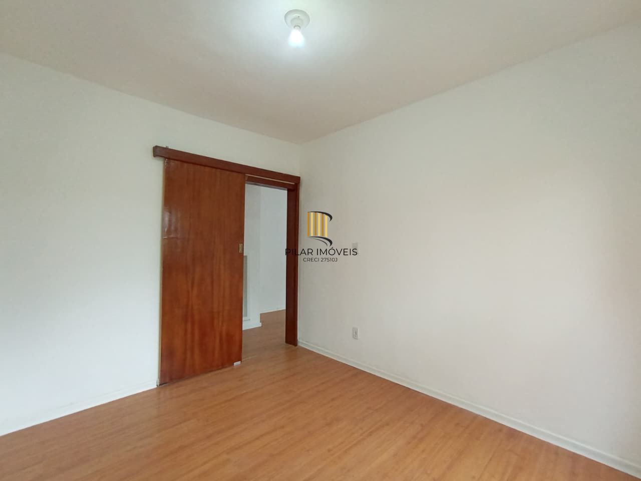 Apartamento 1 dormitório, á venda no bairro Santa Tereza em Porto Alegre.