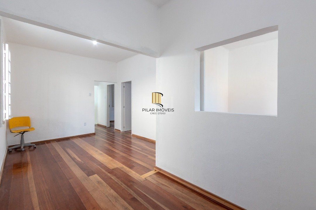 Casa para Venda - 180.2m², 3 dormitórios, 3 vagas - Medianeira