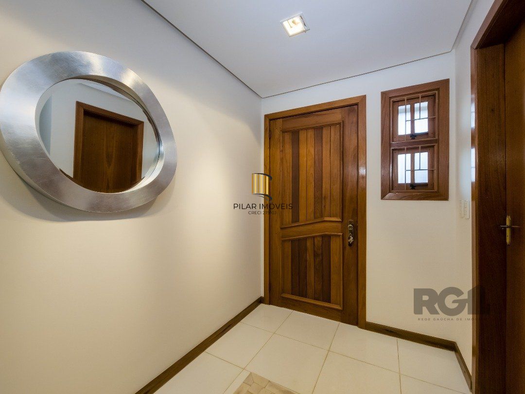 Casa de Condomínio 3 dormitórios no bairro Cavalhada