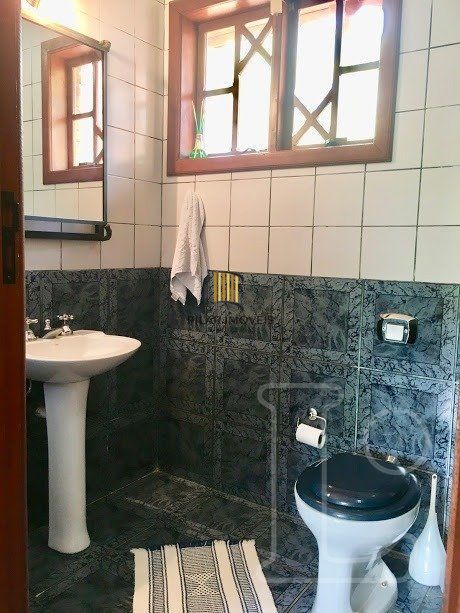 Casa para Venda - 570m², 3 dormitórios, sendo 1 suites, 2 vagas - Hípica
