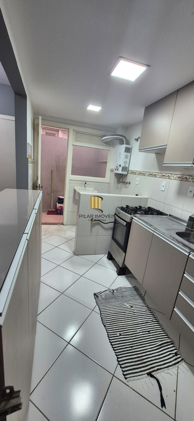 Apartamento de 3 dormitórios, 1 suíte e 1 vaga de garagem no bairro Pedra Redonda.