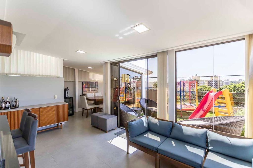 Cobertura semi mobiliada!