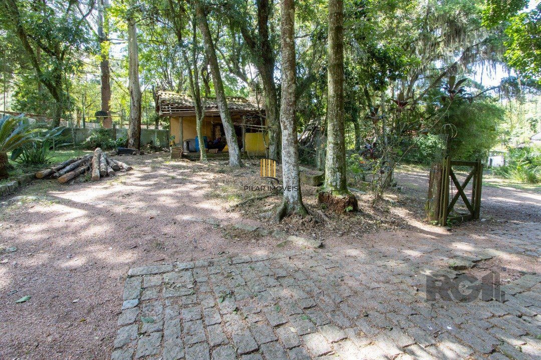 Casa 7 dormitórios no bairro Pedra Redonda