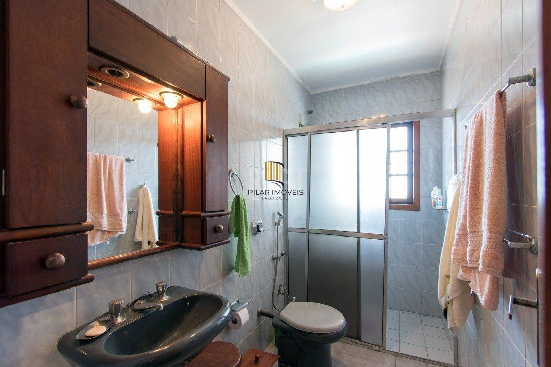 Casa para Venda - 336.21m², 3 dormitórios, sendo 1 suites, 3 vagas - Nonoai