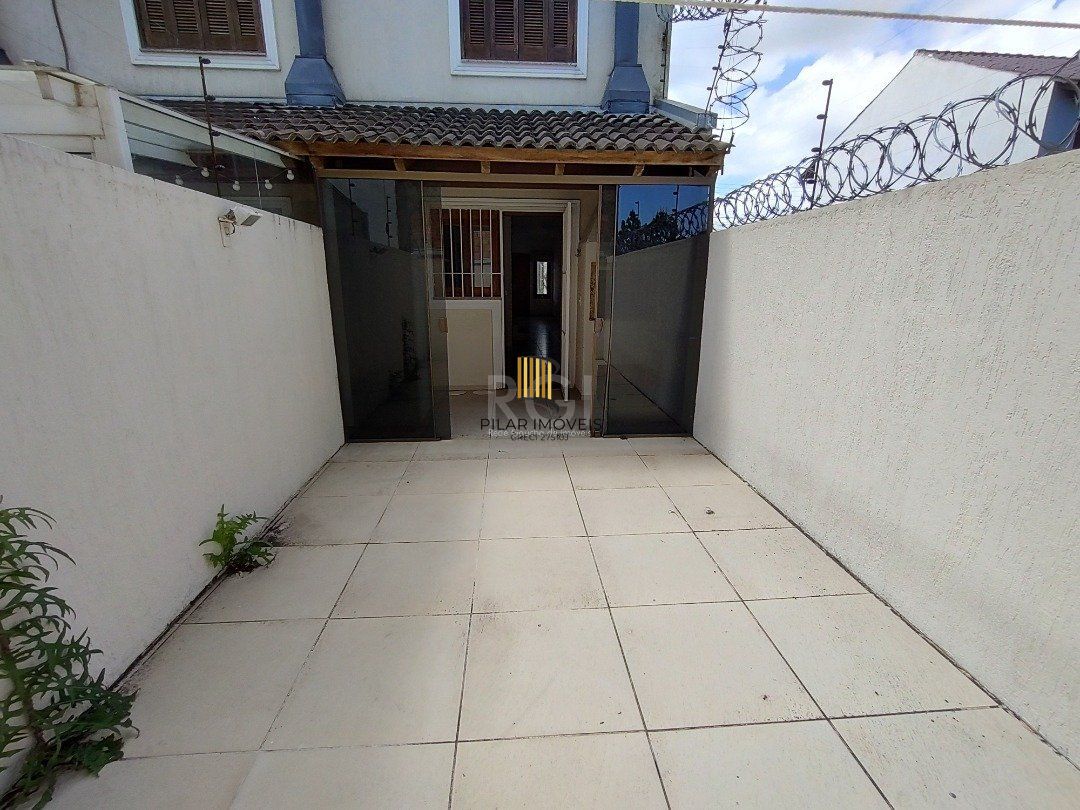 Casa para Venda - 84.2m², 3 dormitórios, sendo 3 suites, 1 vaga - Hípica