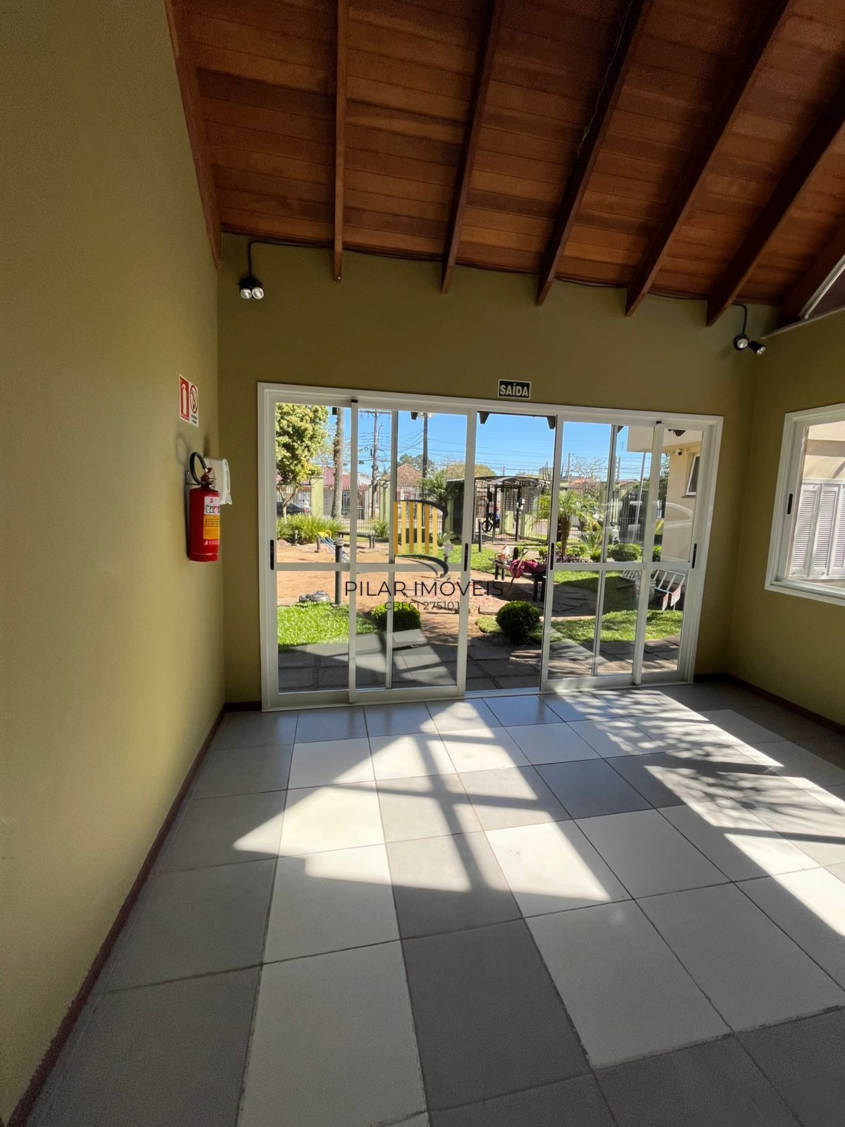 Apartamento térreo 2 dormitórios mobiliado I Bairro Ipanema