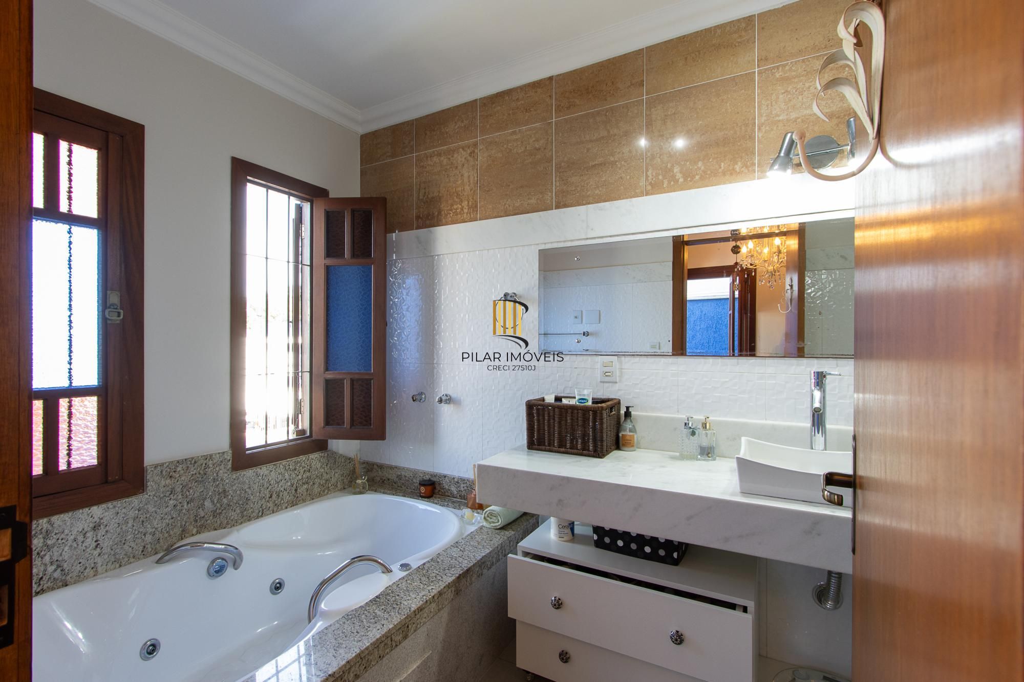 Casa 3 dormitórios com suíte master, terraço e 186m² no Lagos de Nova Ipanema