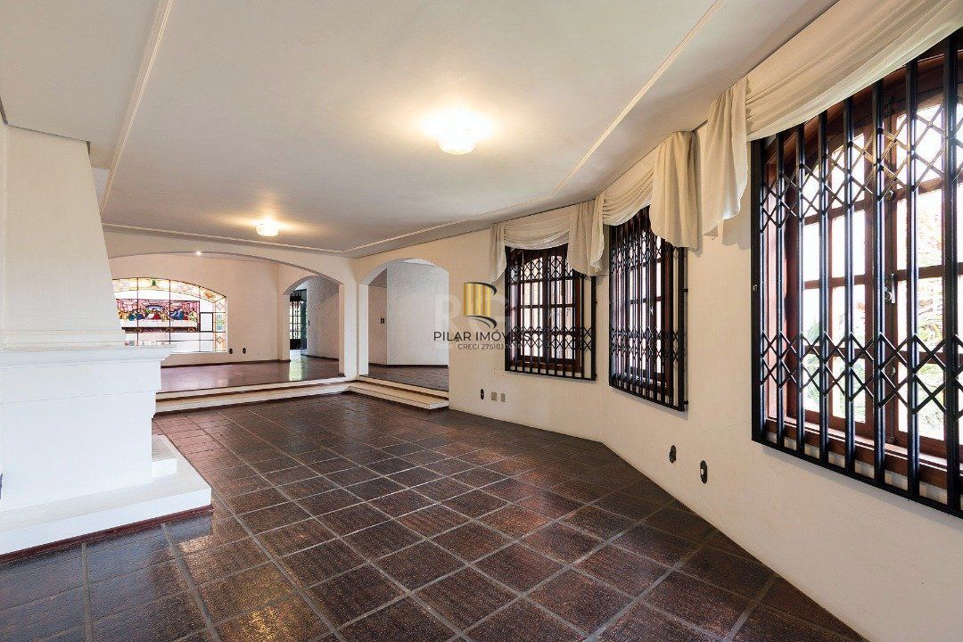 Casa para Venda - 430m², 4 dormitórios, sendo 1 suites, 5 vagas - Cristal