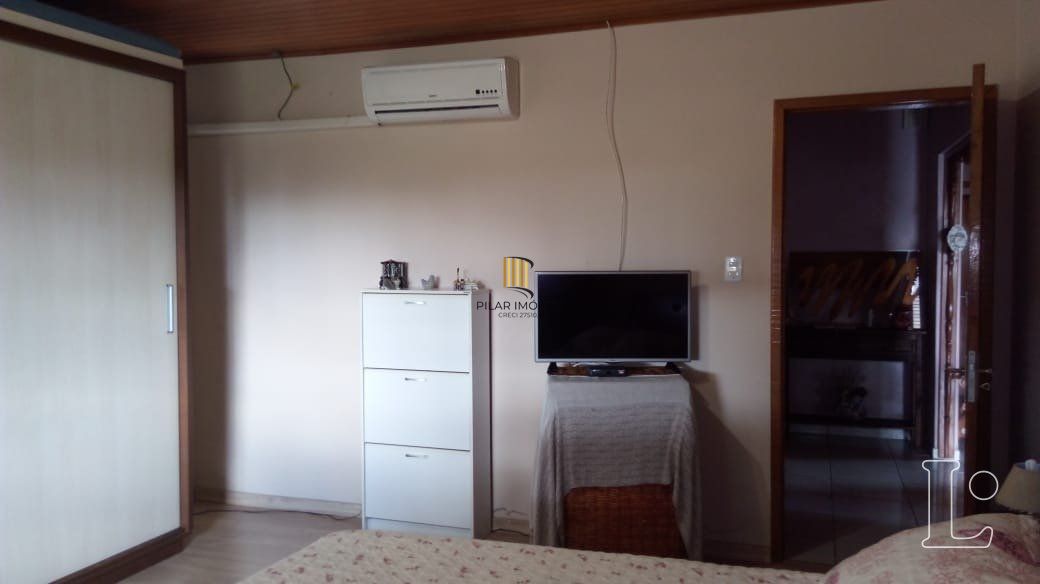 Casa para Venda - 223.57m², 2 dormitórios, 3 vagas - Centro