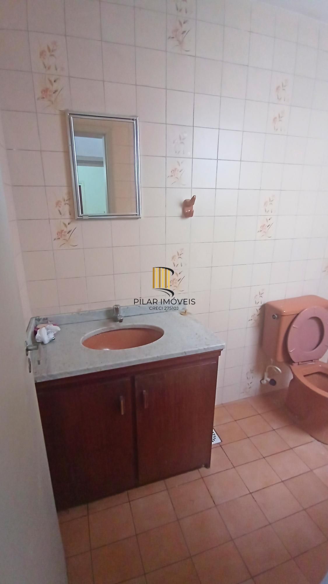 Sala comercial com vaga dupla, ao lado do Hospital Moinhos de Vento