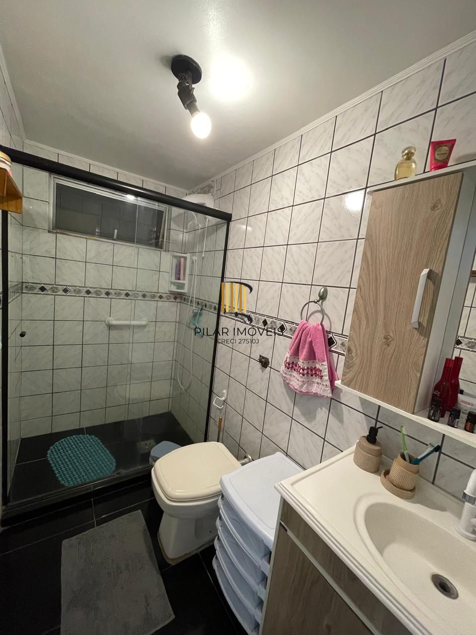Apartamento 02 dormitórios, 01 banheiro e 01 vaga de garagem, 63,61m² de área privativa no bairro Cristal!