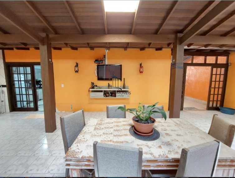 Casa para Venda - 198m², 2 dormitórios, 2 vagas - Belém Novo