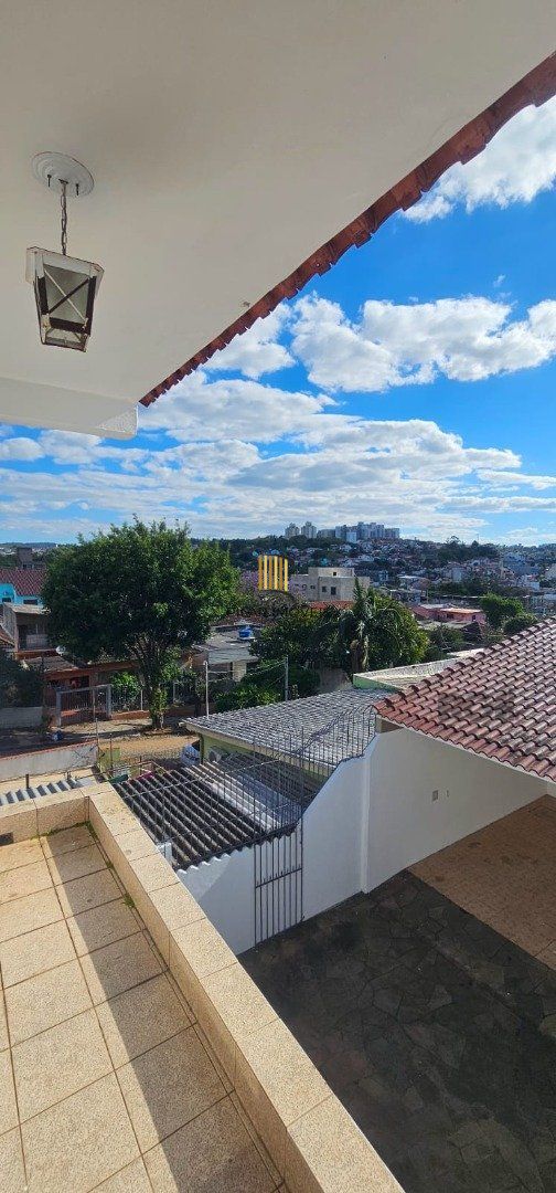 Casa 4 dormitórios no bairro Jardim Sabará