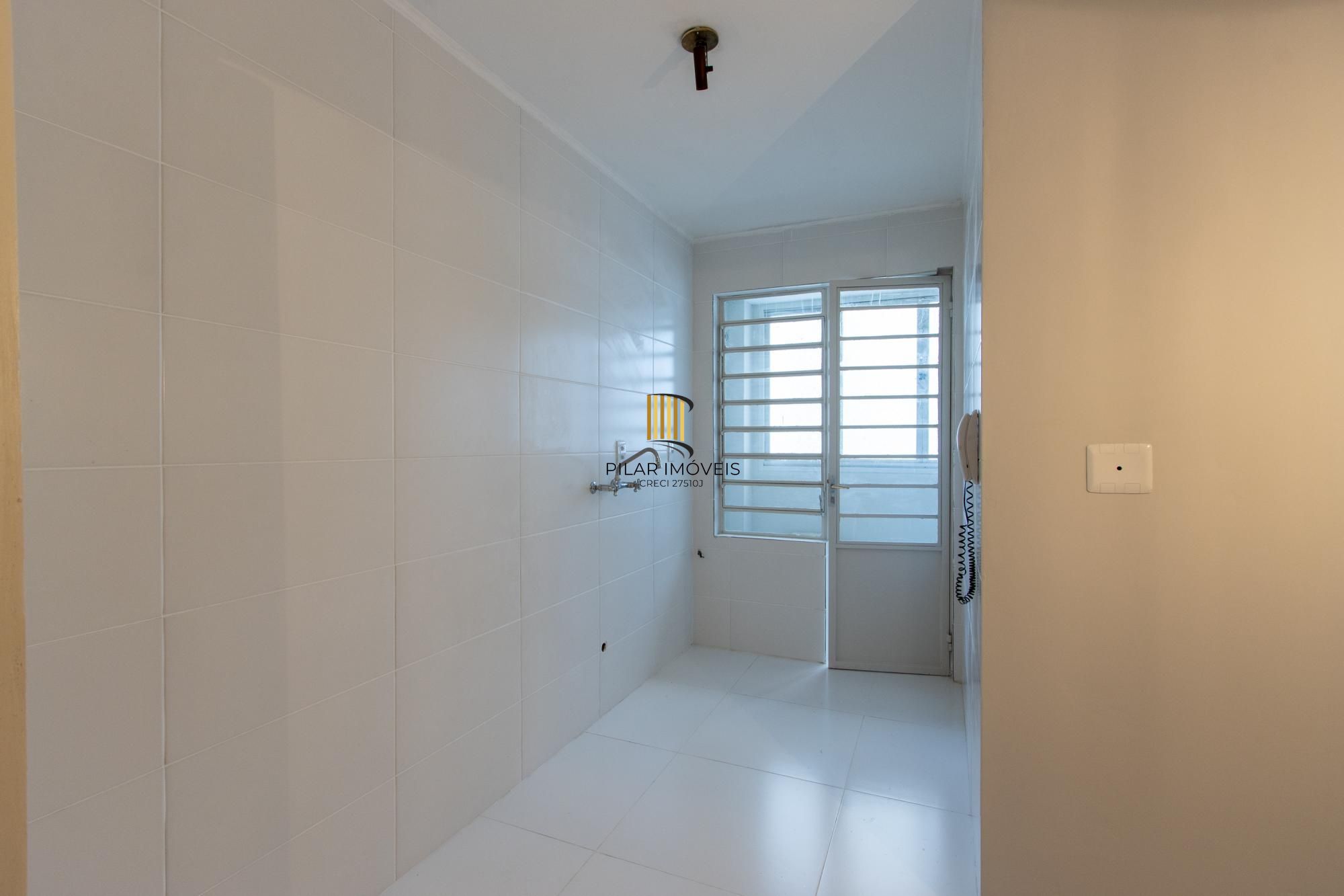 Apartamento 3 quartos, reformado, condomínio com infraestrutura - Bairro Cristal