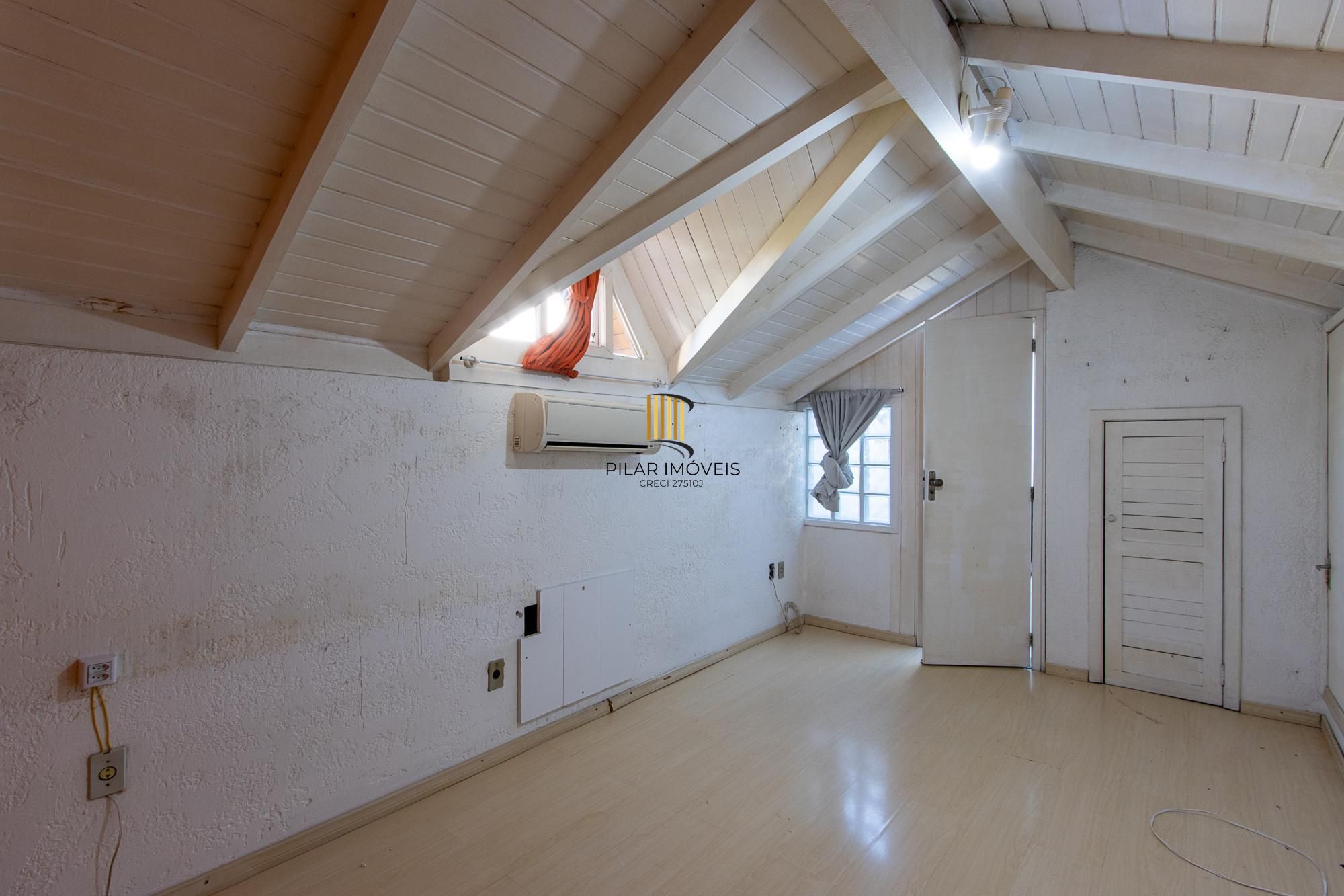 Casa em condomínio, com 3 dormitórios,