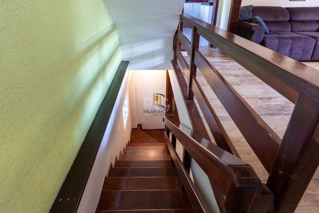 Casa para Venda - 300m², 5 dormitórios, 2 vagas - Cavalhada