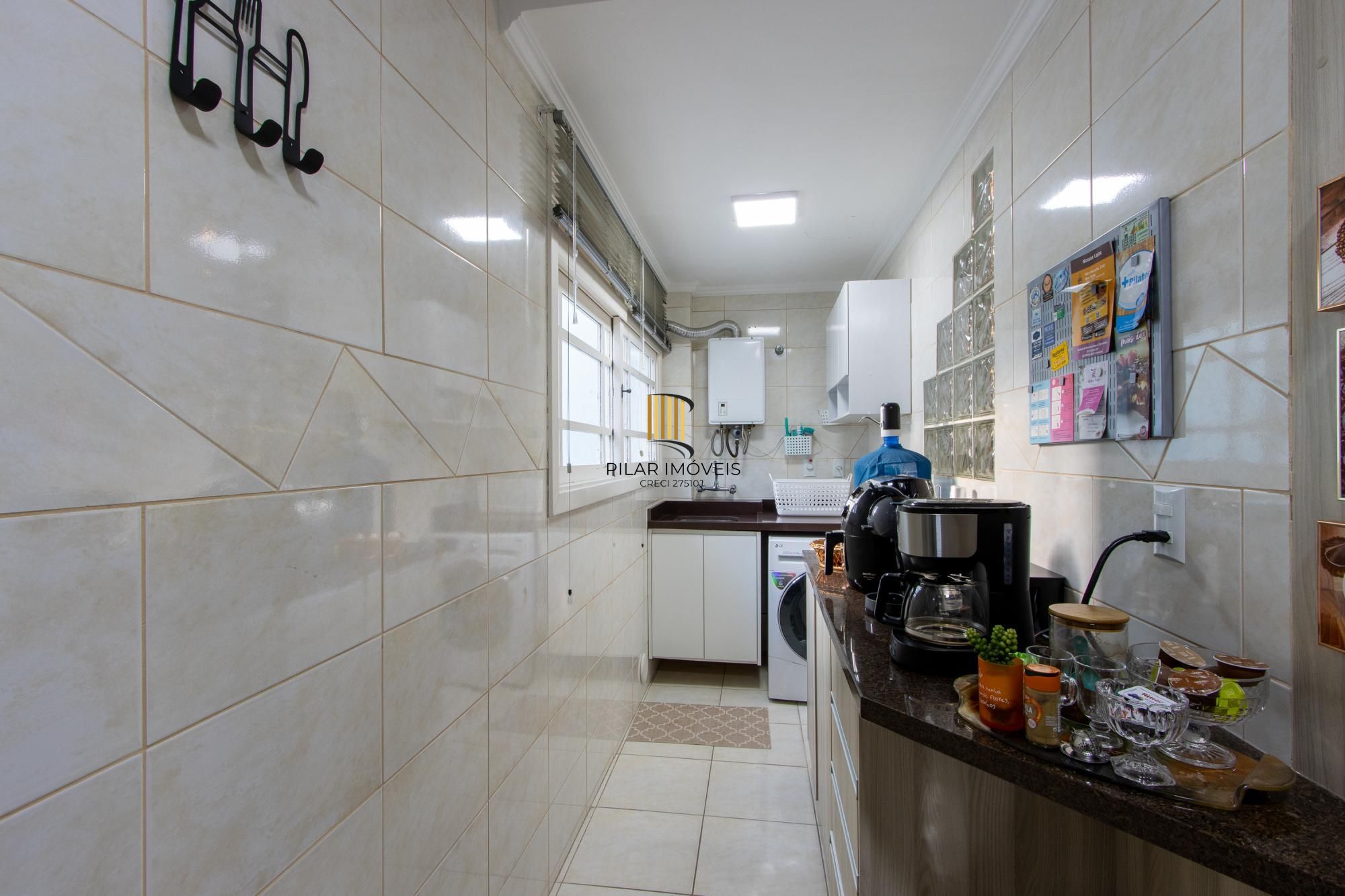 Oportunidade - Casa  Confortável de 3 Dormitórios na Zona Sul de Porto Alegre.
