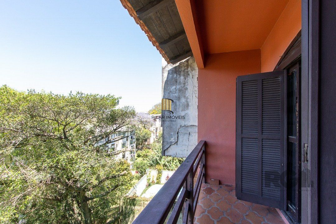 Casa para Venda - 572m², 5 dormitórios, sendo 1 suites, Cavalhada