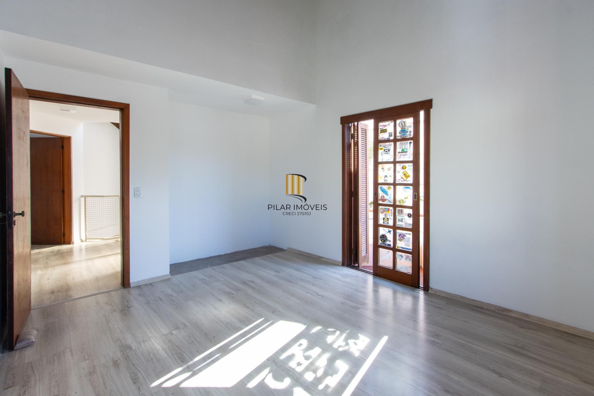 Casa para Venda - 253.35m², 3 dormitórios, sendo 1 suites, 4 vagas - Serraria