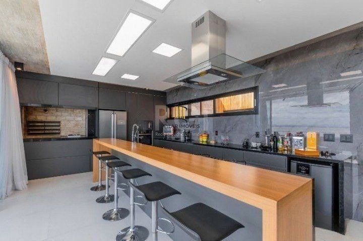 Casa para Venda - 523m², 3 dormitórios, sendo 3 suites, 4 vagas - Sétimo Céu