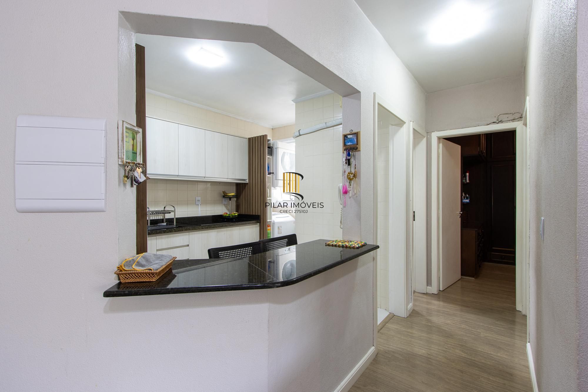 Apartamento 2 dormitórios  I Vaga  de garagem- bairro Tristeza