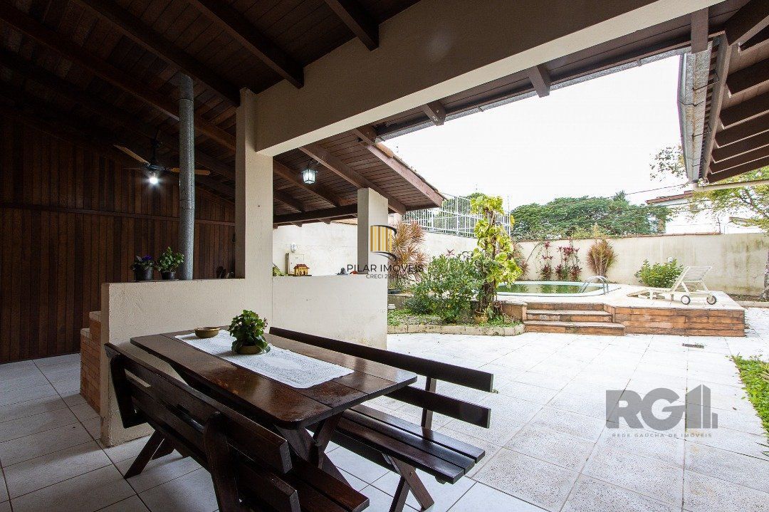 Casa 3 dormitórios no bairro Ipanema