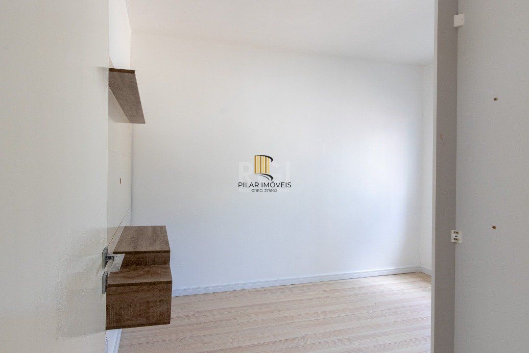 APARTAMENTO SEMIMOBILIADO