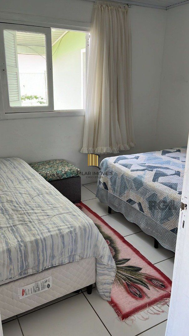 Casa 4 dormitórios no bairro Arroio Teixeira