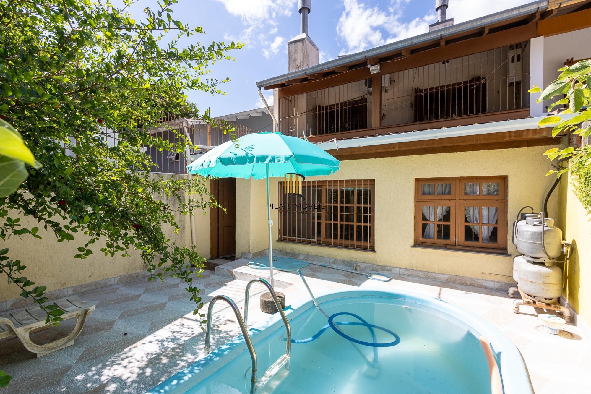 Casa 3 dormitórios no bairro Espírito Santo