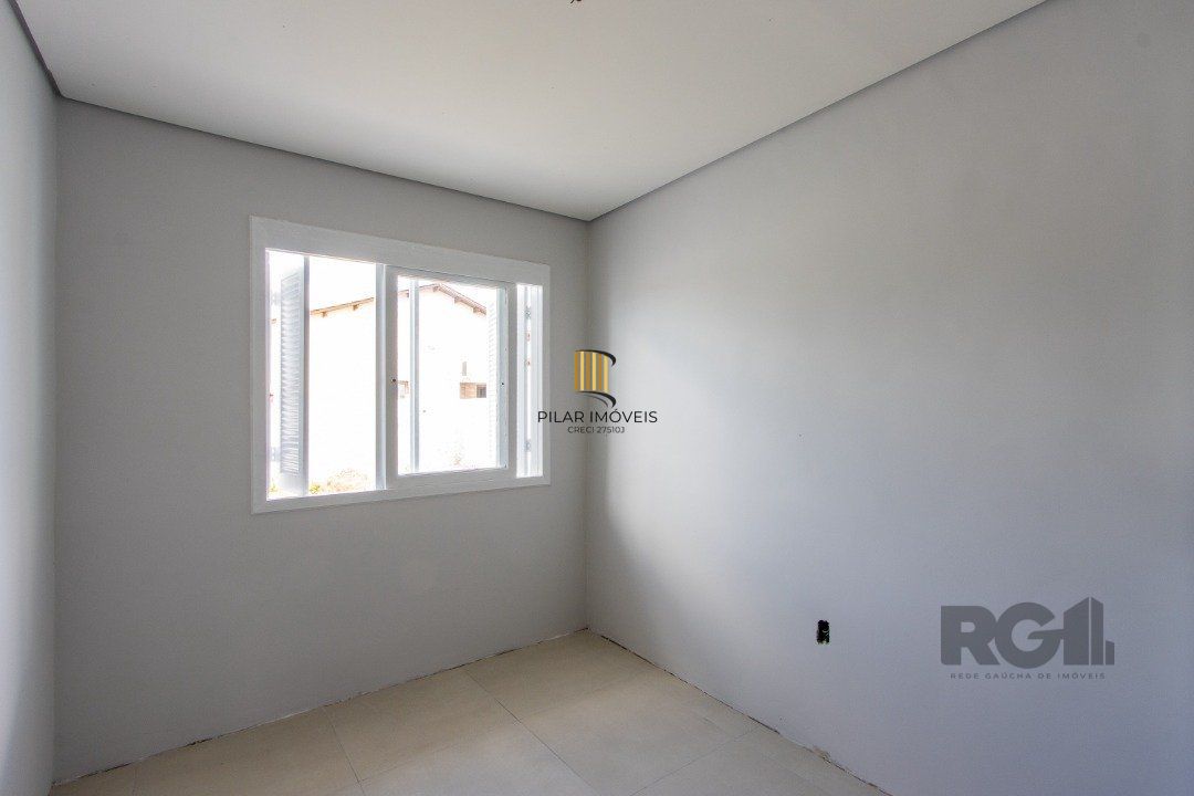 Casa  no Bairro Hípica, 100% reformada, 2 dormitórios, 1 vaga de garagem.