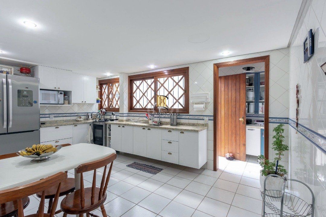Casa para Venda - 451.63m², 5 dormitórios, sendo 1 suites, 4 vagas - Cristal