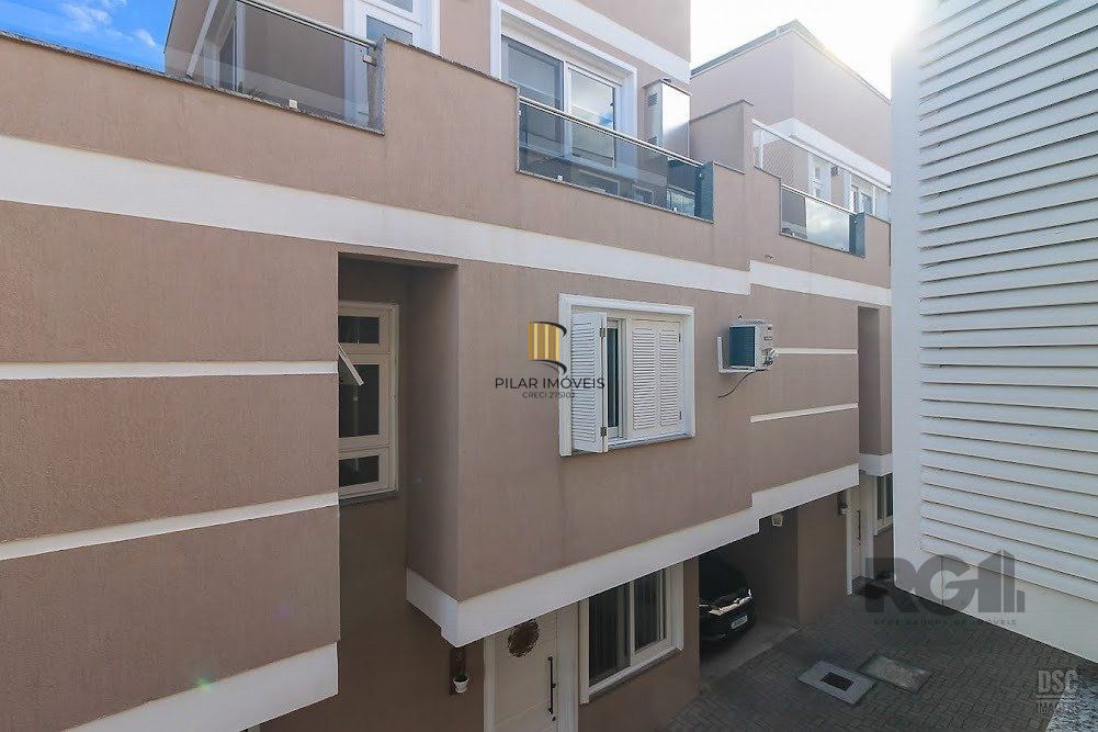 Casa em  condomínio 3 dormitórios na Av Otto Niemeier